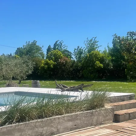 Le Mazet D'hotes Bed & Breakfast 3*